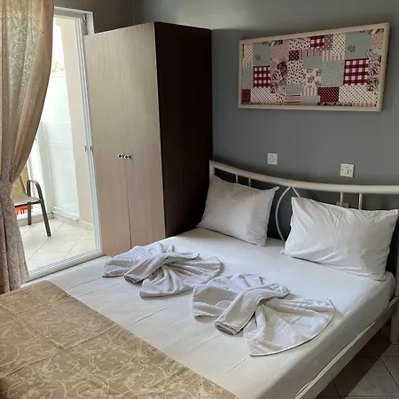 In - Lovely For 2 People In Limenaria, Only Five Minutes Away From Center 招待所 利迈纳里亚